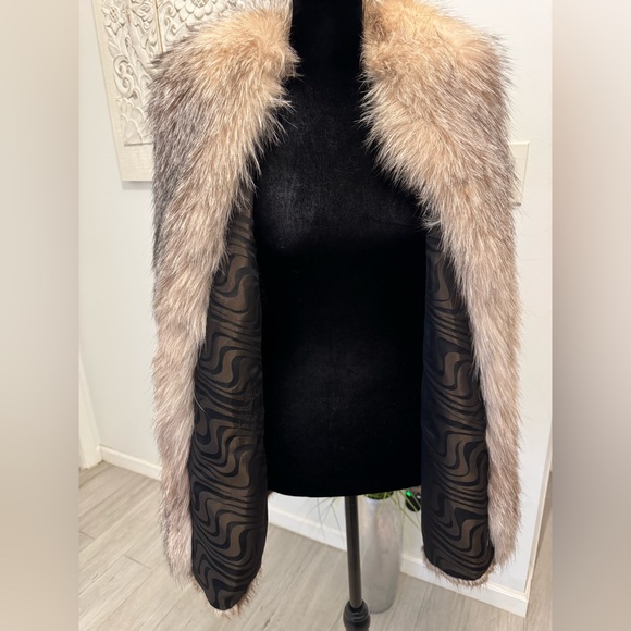 Luxurious Brown and Cream Fur Vest - Picture 2 of 6